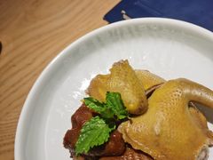 盐卤豉油双拼乳鸽-宴南庭·闽味私房菜