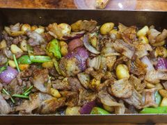 -老东镇啤酒屋海鲜加工·蒸汽海鲜·海鲜烧烤(台东店)