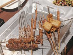 -三个大叔烤羊肉串·歌手驻唱·碳烤鲜肉(西三旗店)