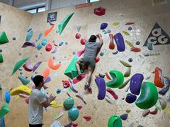 -问山MountQuest攀岩馆