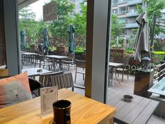 靠窗位-咖啡陪你(广顺北大街福码大厦店)