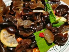 -云海肴·汽锅鸡·云南菜(天山百盛优客店)