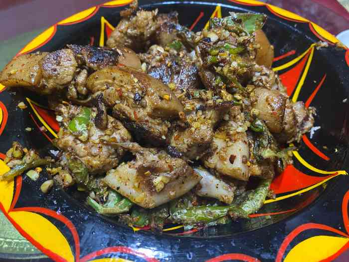 如果来峨边一定不要错过这家餐馆强烈推荐烤土豆08以及蘸碟还有小