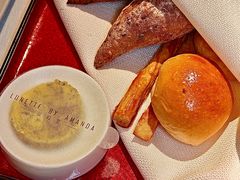 -弦月窗LUNETTE BY AMANDA(复兴路店)