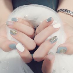 -纤指百魅美甲美睫