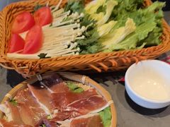 -阿婆情腊排骨火锅·野生菌季(古城旗舰店)