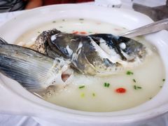 砂锅鱼头-万佛湖许老大铁锅鱼(黑金冠店)