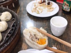 蛋黄肉包子-春风包子铺(解放路店)