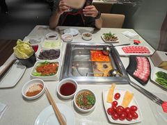 -海底捞火锅鲜切牛肉主题店(长寿路店)