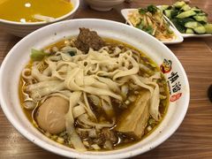 -顺溜·手工刀削面·黑金店(铜锣湾店)