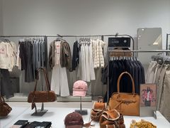 -URBAN REVIVO(济南世茂广场店)