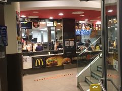 门面-麦当劳(展览路店)