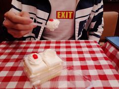 -红宝石·鲜奶小方·海派西点房(南丹店)