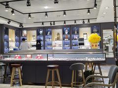 -宏宇眼镜蔡司依视路折扣店(兆佳眼镜城店)