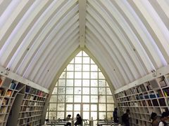 -钟书阁(松江泰晤士小镇店)