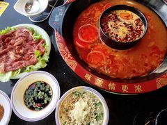 秘制番茄鸳鸯锅-三江两海老火锅(北京首店)
