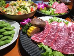 牛油果沙拉-不倒翁炭火烧肉(永安里店)
