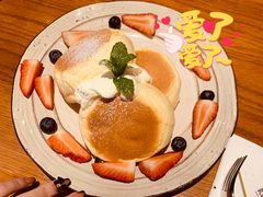 莓果奶油芝士舒芙蕾松饼-UPPER KITCHEN(延安路店)