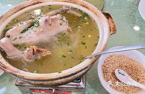 Clay Pot Chicken Soup with Fried Rice