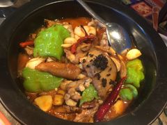 -云海肴·汽锅鸡·云南菜(天山百盛优客店)