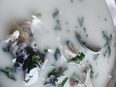 -雪湖煜辰鱼头老店(雪野湖店)