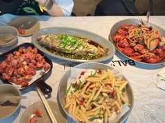-巴厘龙虾·榜首油焖大虾(音乐学院·沿江酒馆店)
