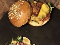 -HIGH FIVE哈福手工汉堡(桂林路店)