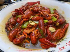 酱焖水果酵素小龙虾-小鳌陪你小排档·四季小龙虾·田鸡·宵夜(中央第五街店)
