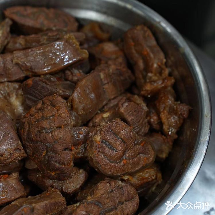 来解放碑必须吃的牛肉面。重庆好吃的面真的很多