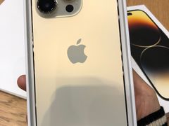 -Apple零售店(华贸购物中心店)