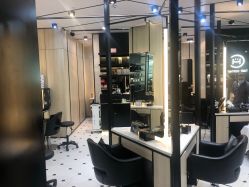 -HAIR CORNER
