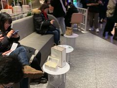 等位区-奈雪的茶(湖滨银泰in77C区PRO店)