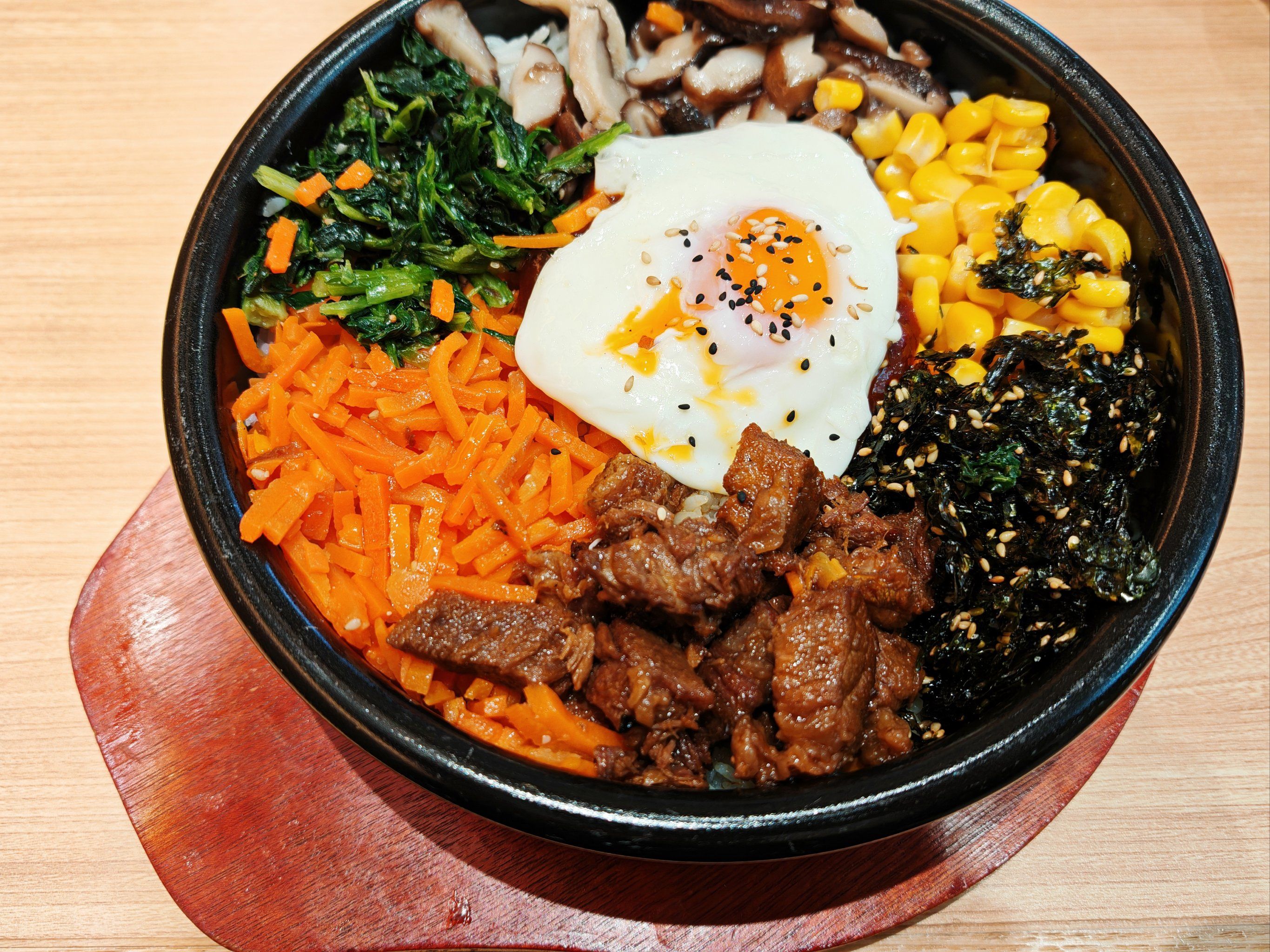 地道韩国风味的朝鲜石锅拌饭在成都就能吃到