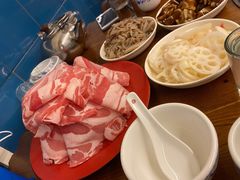 -洞庭洲·防空洞火锅·烧烤·铜锅涮肉(新百广场店)
