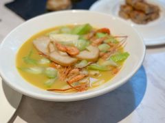 丝瓜鱼饼煮河虾-拾溪餐厅·包厢(杭州千禧度假酒店)