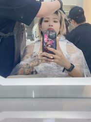 -十六番发型师事务所