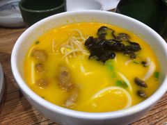 金汤酥肉酸辣米线-云海肴·汽锅鸡·云南菜(领展购物广场·中关村店)
