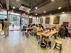 -梁老三麻辣鸡头总店