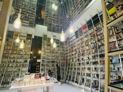 -钟书阁(松江泰晤士小镇店)