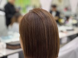 -洛施奇烫发染发沙龙