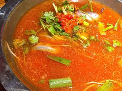 -野山舂·贵州现舂酸汤火锅(鸿通城店)