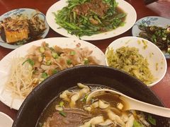 -尊品原汁牛肉面