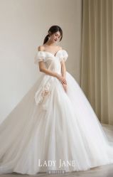 -Lady  Jane高端婚纱礼服馆