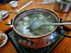 -抚仙湖石锅鱼菌园(明星鱼洞分店)