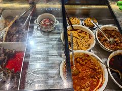 -爆炸头阿姨小四川正宗川味小吃(无任何分店)