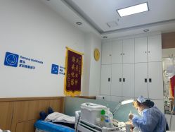 -靓芙泉专研痘痘肌