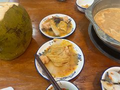 -老何家后安粉·糟粕醋海鲜火锅(三亚湾椰梦长廊店)