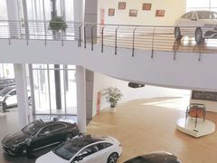 -奔驰北京极光星徽(四元桥店)