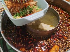 -蛙两只美蛙鱼头火锅(恒茂店)
