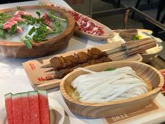 -左庭右院鲜牛肉火锅(金山万达店)
